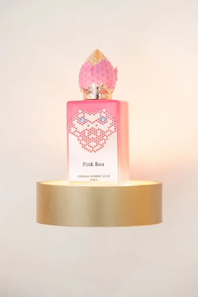 Pink Boa van Stéphane Humbert Lucas op een gouden sokkel
